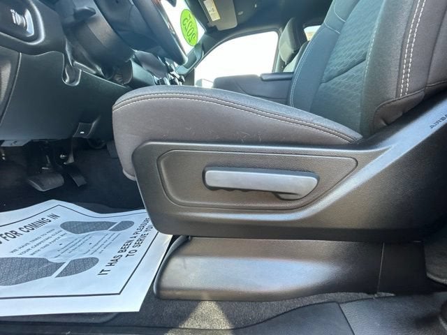 2025 RAM 1500 Tradesman Crew Cab 4x4 5'7" Box