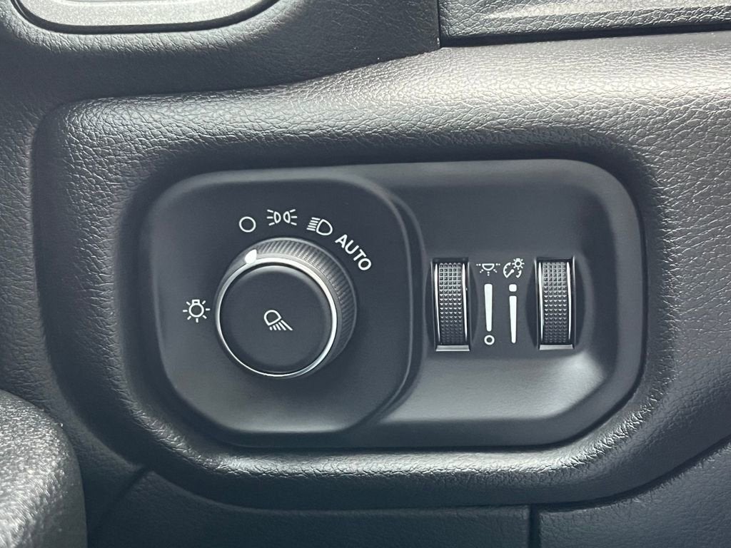 2020 RAM 3500 Tradesman Crew Cab 4x4 6'4" Box