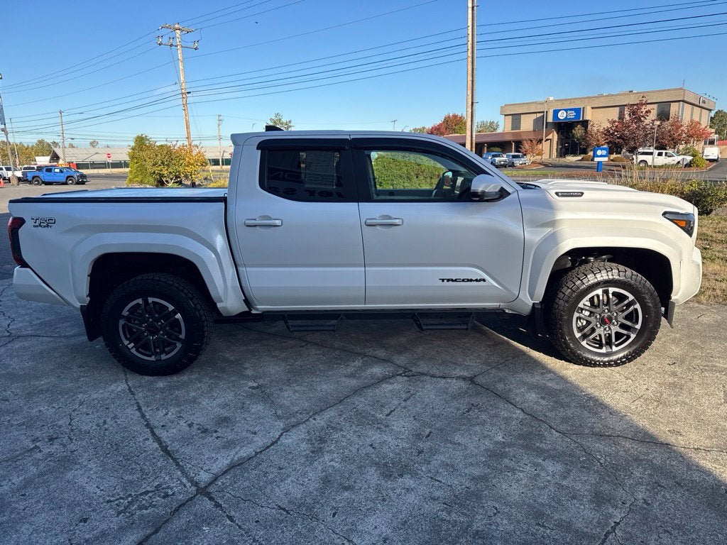 2025 Toyota Tacoma Hybrid TRD Sport 4WD