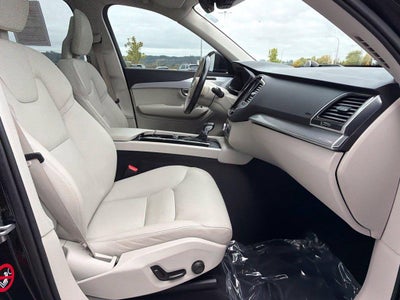 2017 Volvo XC90 T6 Momentum