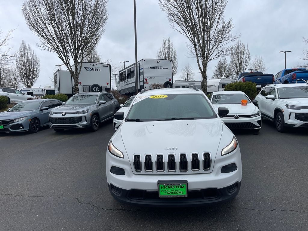 2016 Jeep Cherokee Sport