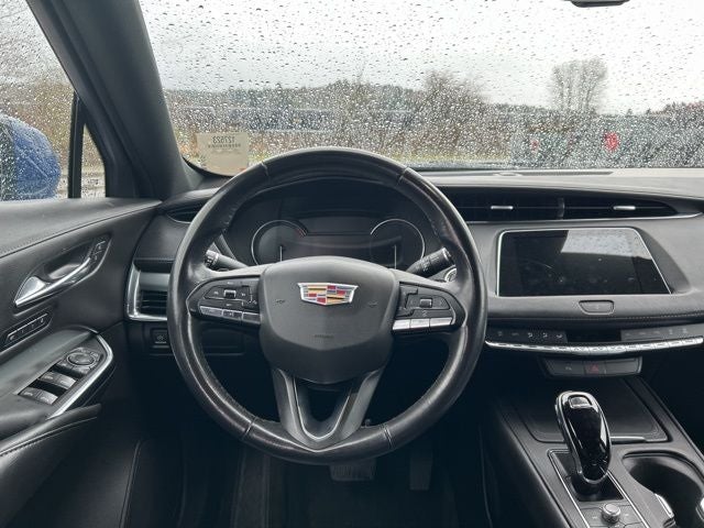 2022 Cadillac XT4 Premium Luxury