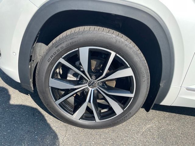 2024 Volkswagen Atlas Cross Sport 2.0T SEL Premium R-Line