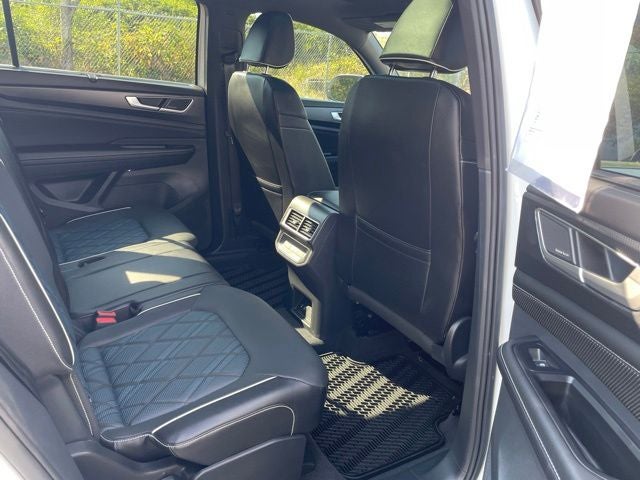 2024 Volkswagen Atlas Cross Sport 2.0T SEL Premium R-Line