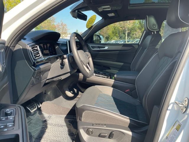 2024 Volkswagen Atlas Cross Sport 2.0T SEL Premium R-Line