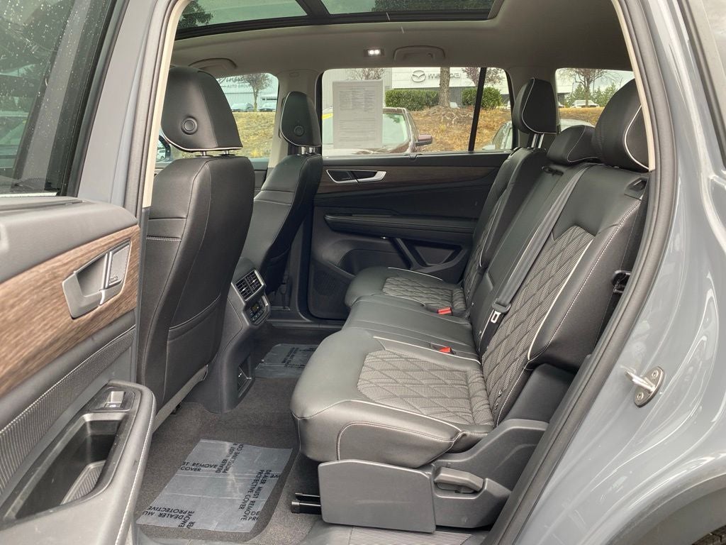 2025 Volkswagen Atlas 2.0T SEL Premium R-Line