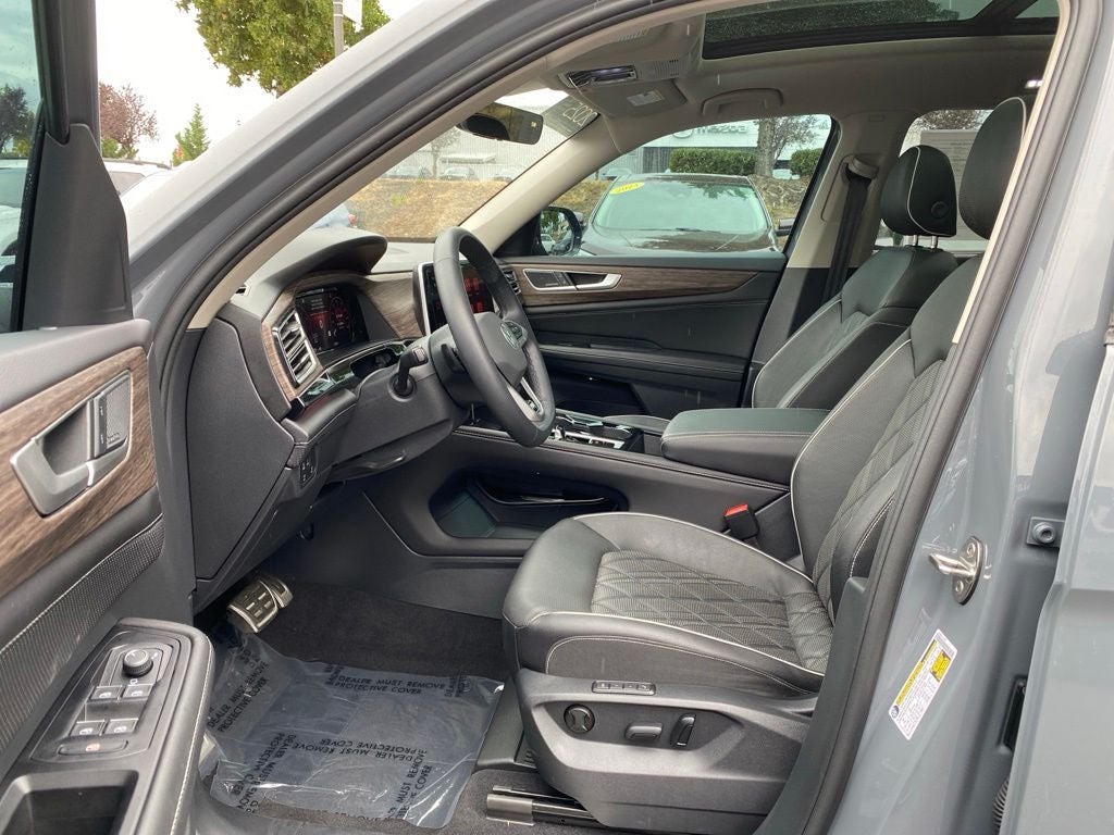 2025 Volkswagen Atlas 2.0T SEL Premium R-Line