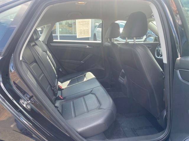 2018 Volkswagen Passat 2.0T R-Line