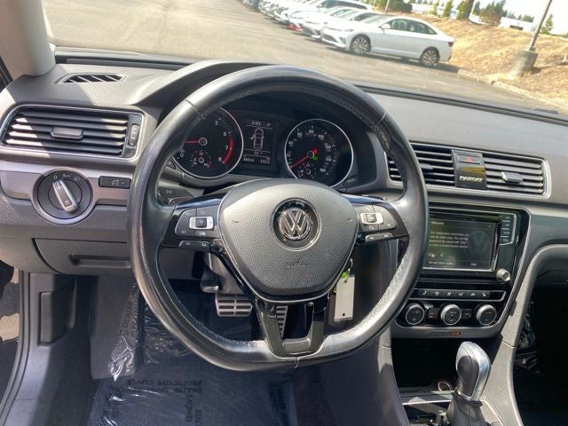 2018 Volkswagen Passat 2.0T R-Line