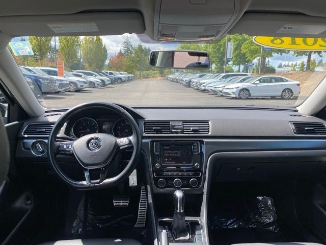 2018 Volkswagen Passat 2.0T R-Line