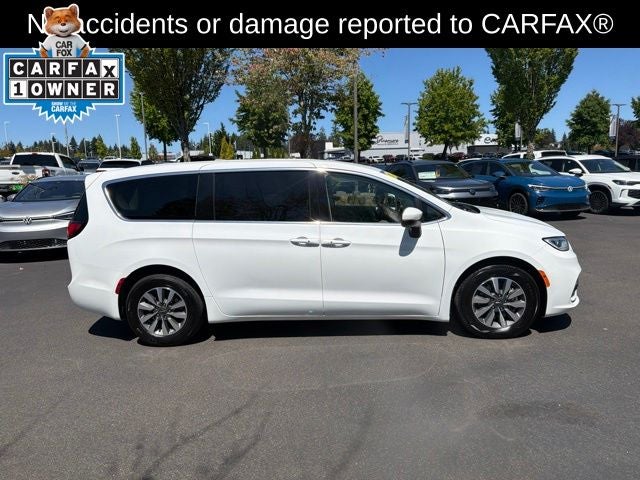 2023 Chrysler Pacifica Hybrid Touring L