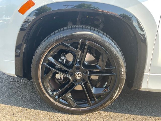 2025 Volkswagen Tiguan 2.0T SE R-Line Black
