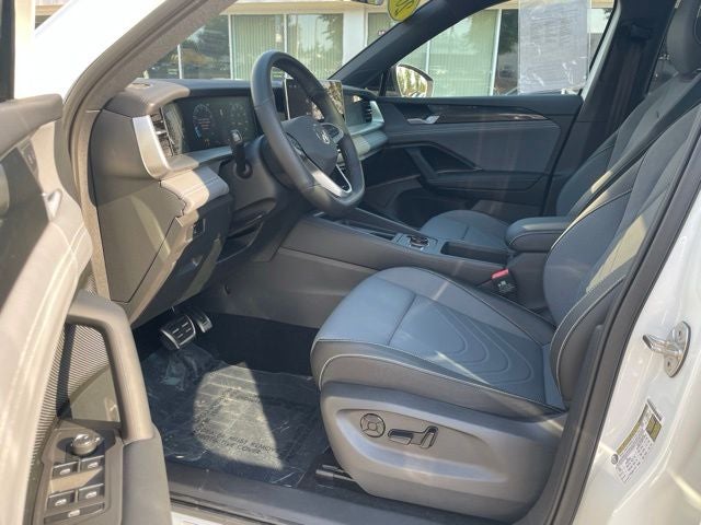 2025 Volkswagen Tiguan 2.0T SE R-Line Black