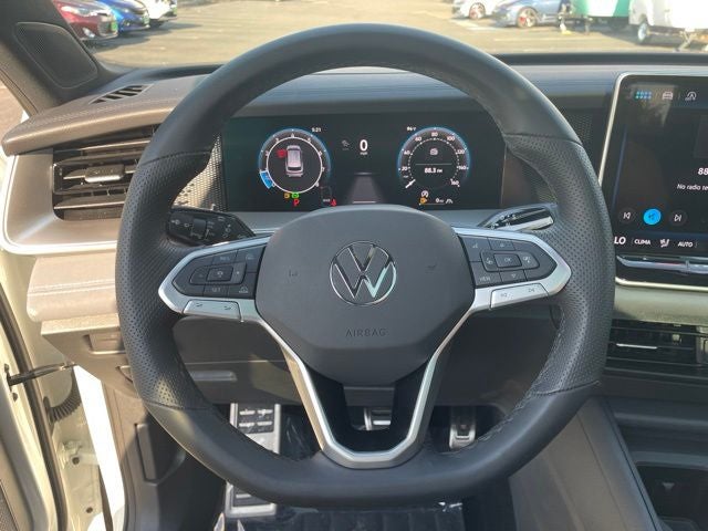 2025 Volkswagen Tiguan 2.0T SE R-Line Black