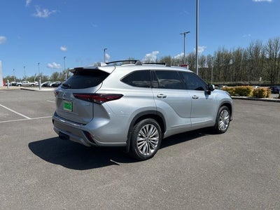 2024 Toyota Highlander Hybrid Platinum