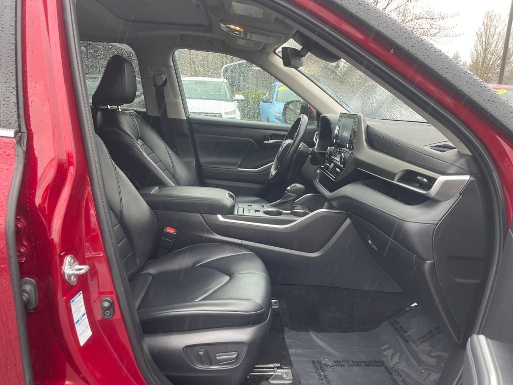 2022 Toyota Highlander Hybrid XLE