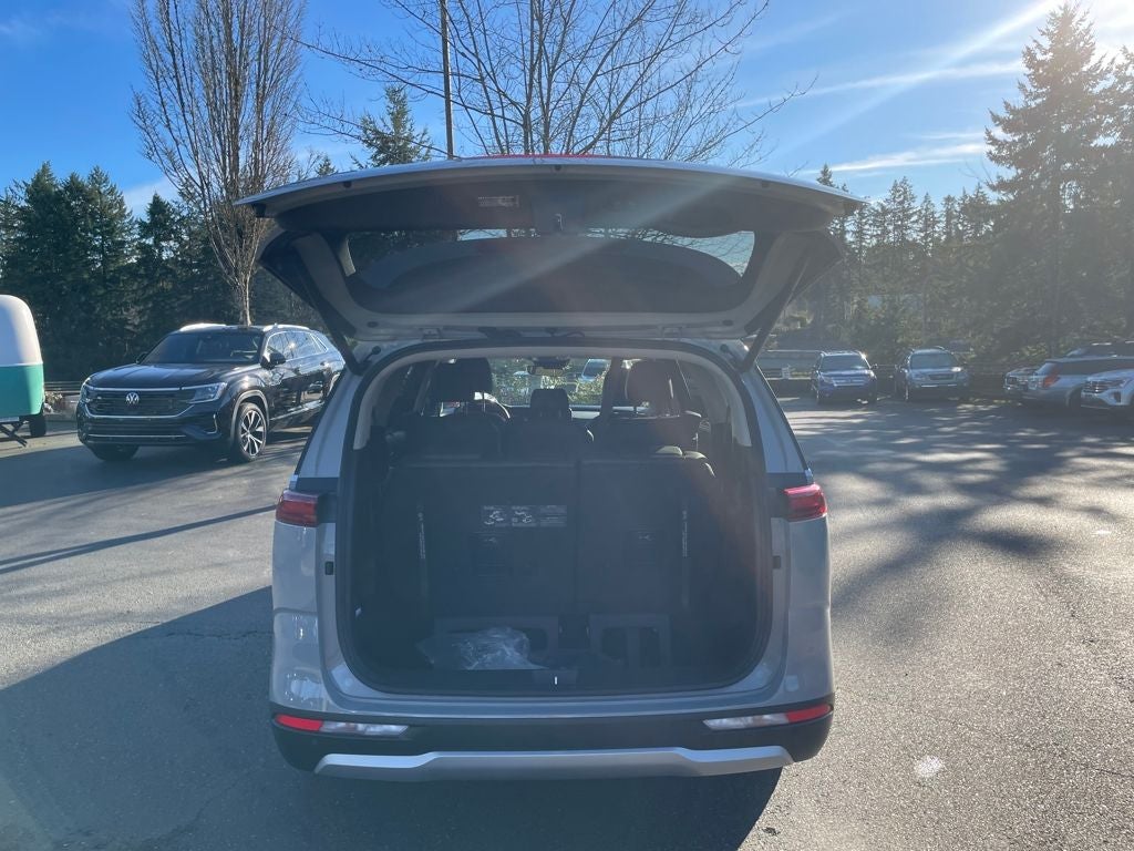 2024 Kia Carnival EX