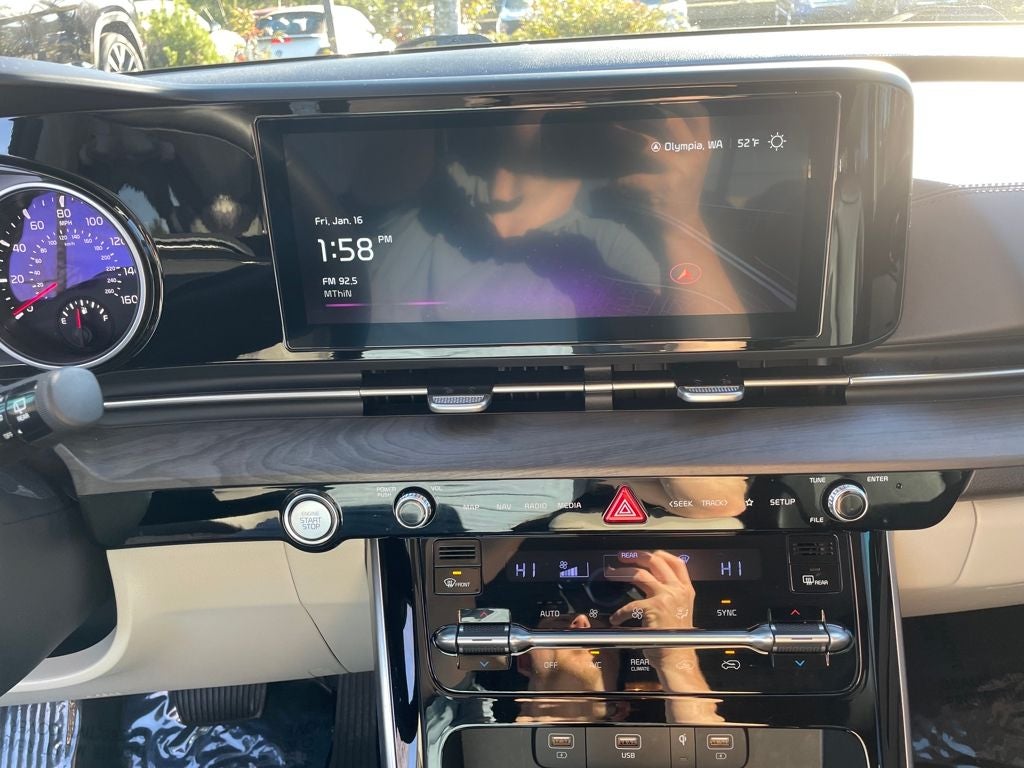 2024 Kia Carnival EX