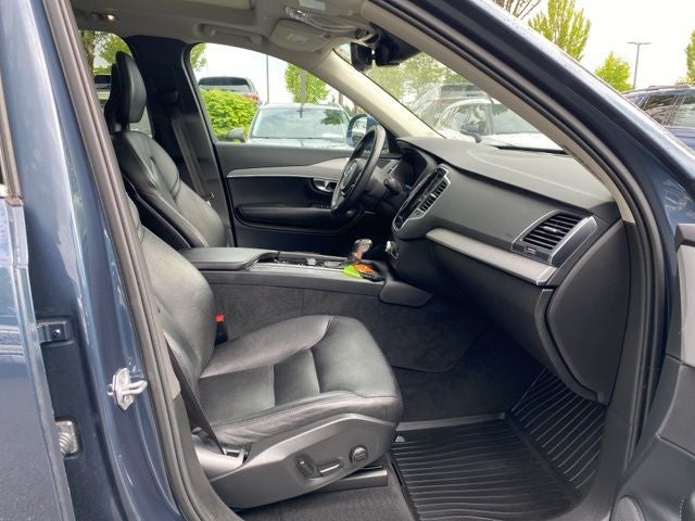 2021 Volvo XC90 T5 Momentum