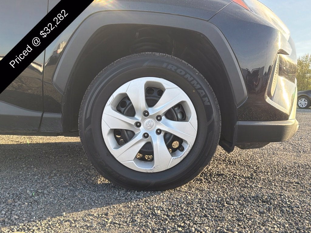 2025 Toyota RAV4 LE