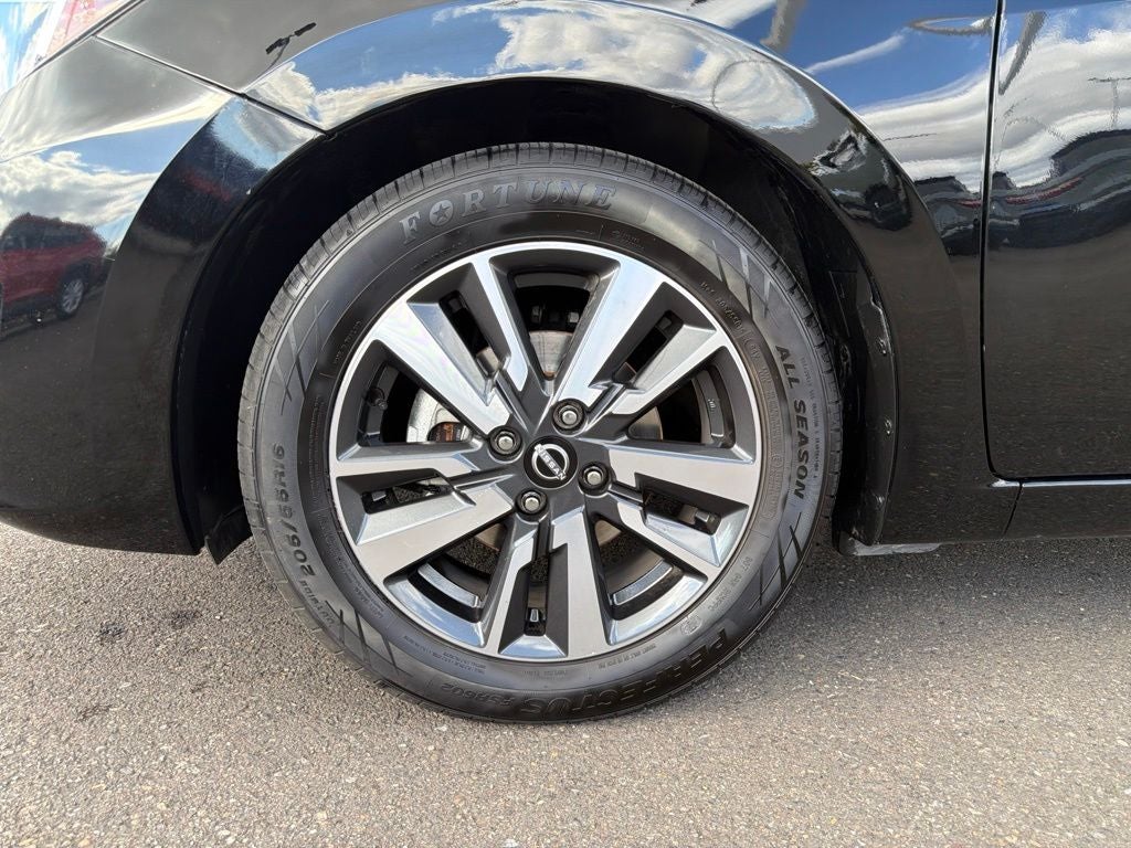 2024 Nissan Versa 1.6 SV