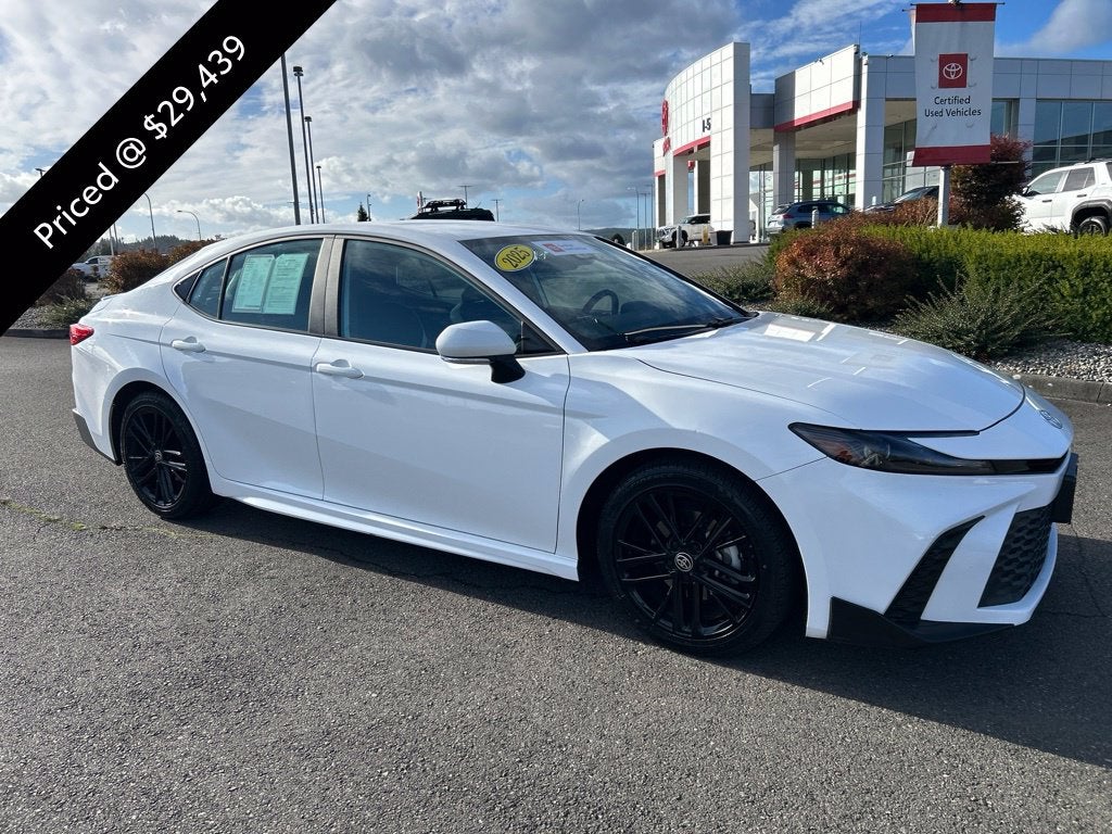 2025 Toyota Camry SE