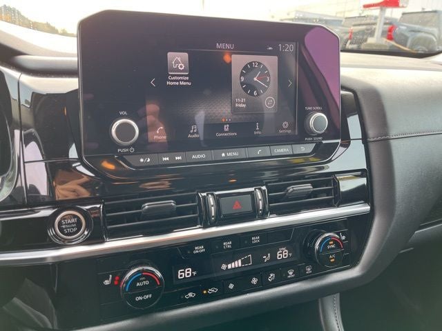 2023 Nissan Pathfinder SV