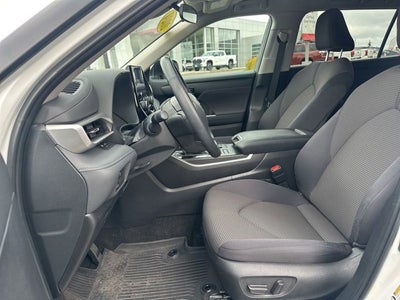 2024 Toyota Highlander LE