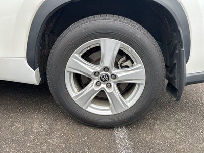 2024 Toyota Highlander LE