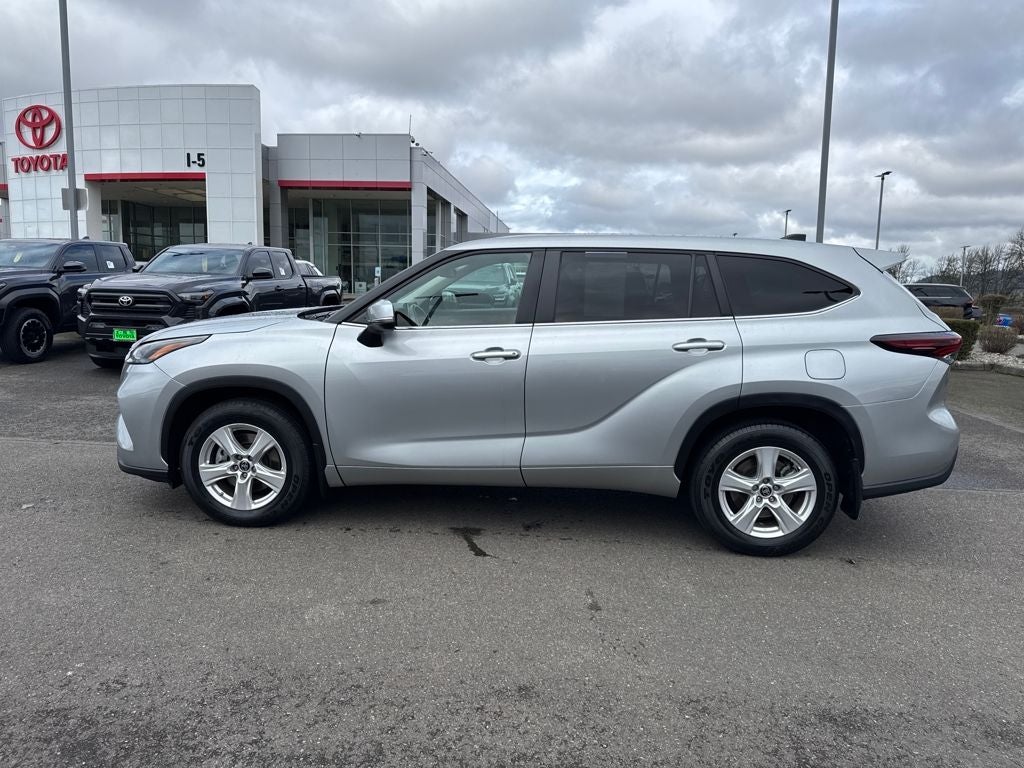 2024 Toyota Highlander LE