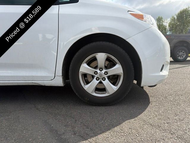 2015 Toyota Sienna LE 8 Passenger