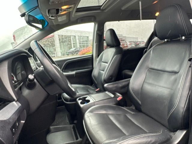 2015 Toyota Sienna SE Premium 8 Passenger