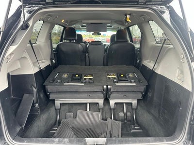 2015 Toyota Sienna SE Premium 8 Passenger
