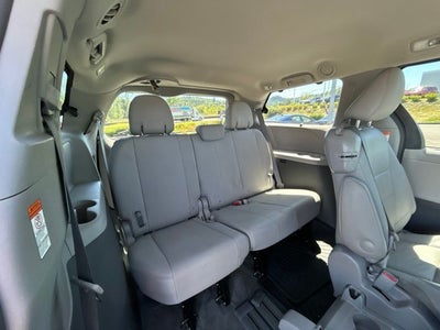 2017 Toyota Sienna XLE 8 Passenger