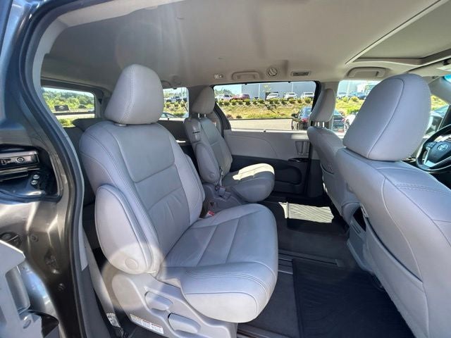 2017 Toyota Sienna XLE 8 Passenger