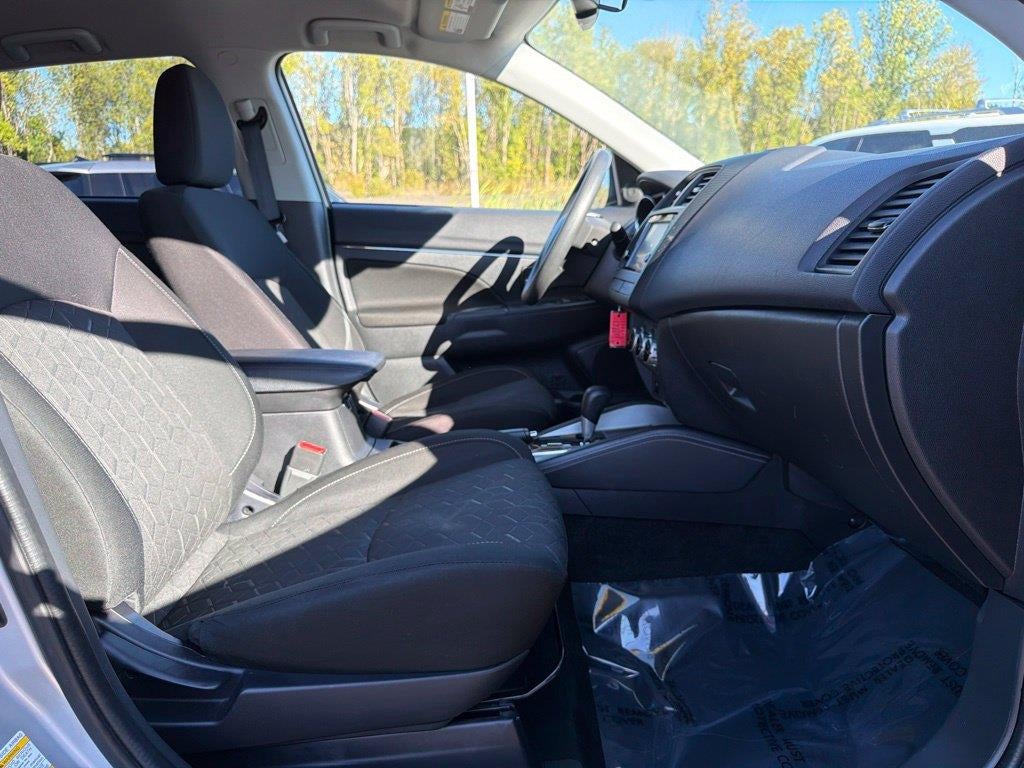 2024 Mitsubishi Outlander Sport ES