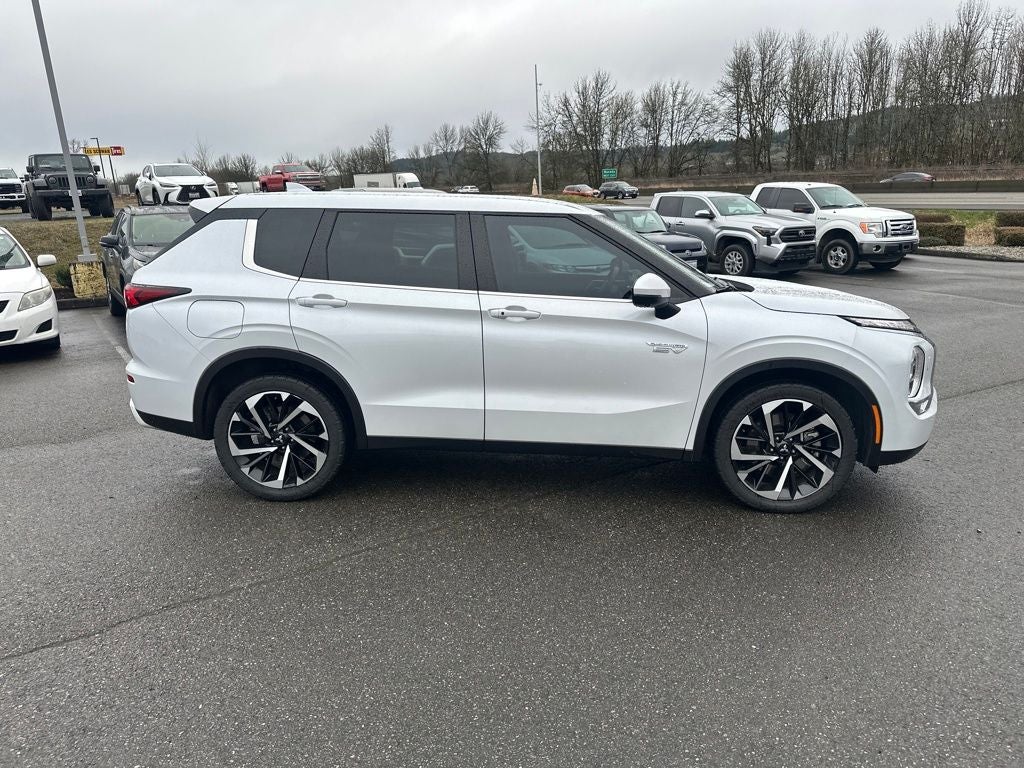 2023 Mitsubishi Outlander PHEV SE