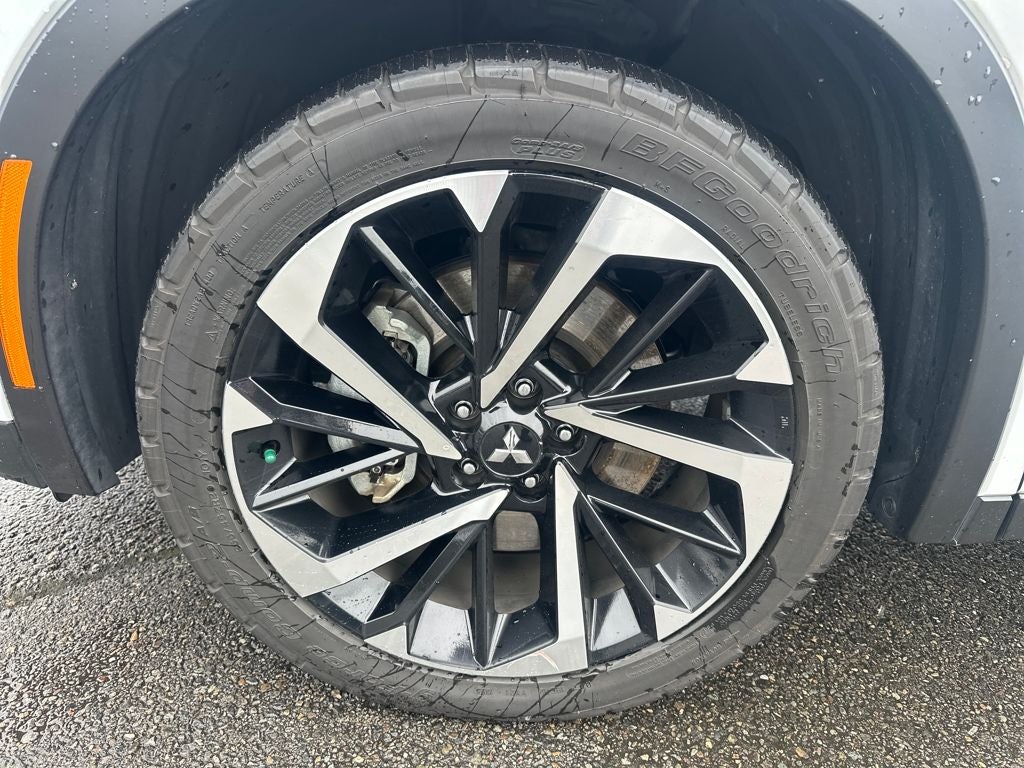 2023 Mitsubishi Outlander PHEV SE