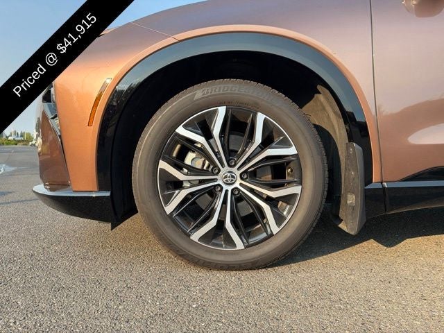 2025 Toyota Crown Signia XLE