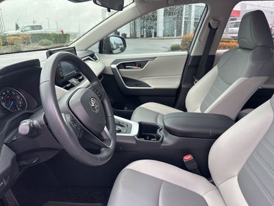 2022 Toyota RAV4 Hybrid XLE Premium