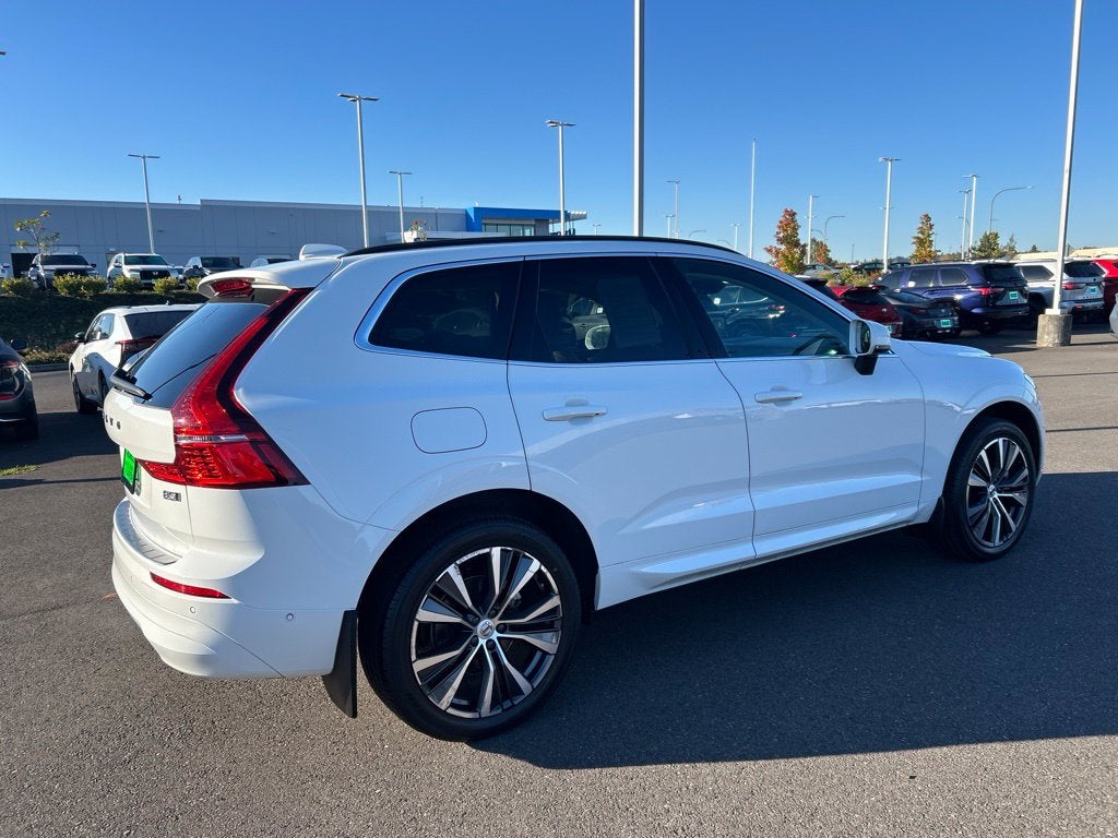 2022 Volvo XC60 B5 Momentum