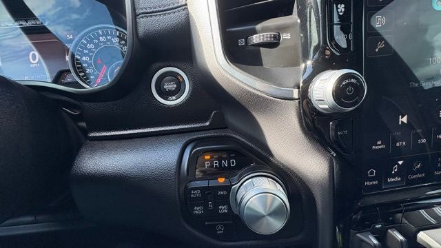 2023 RAM 1500 Laramie Crew Cab 4x4 5'7' Box