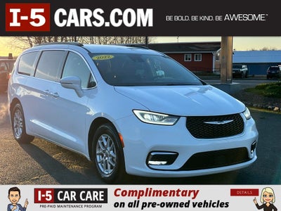 2022 Chrysler Pacifica Touring L