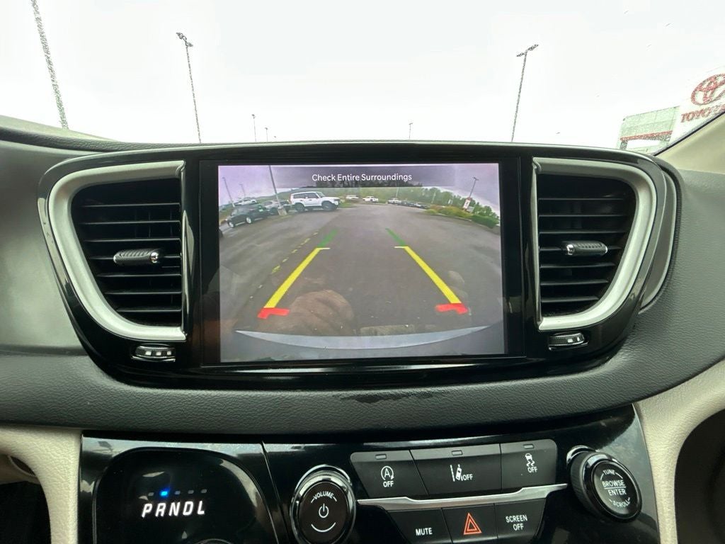 2022 Chrysler Pacifica Touring L