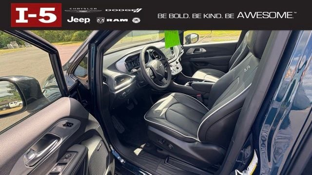 2025 Chrysler Pacifica PACIFICA LIMITED AWD