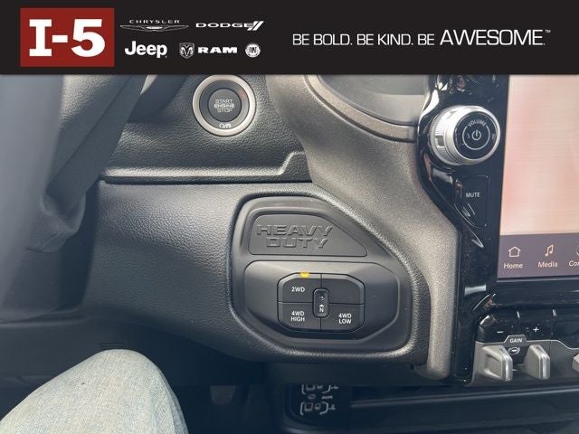 2025 RAM Ram 3500 RAM 3500 TRADESMAN CREW CAB 4X4 8' BOX