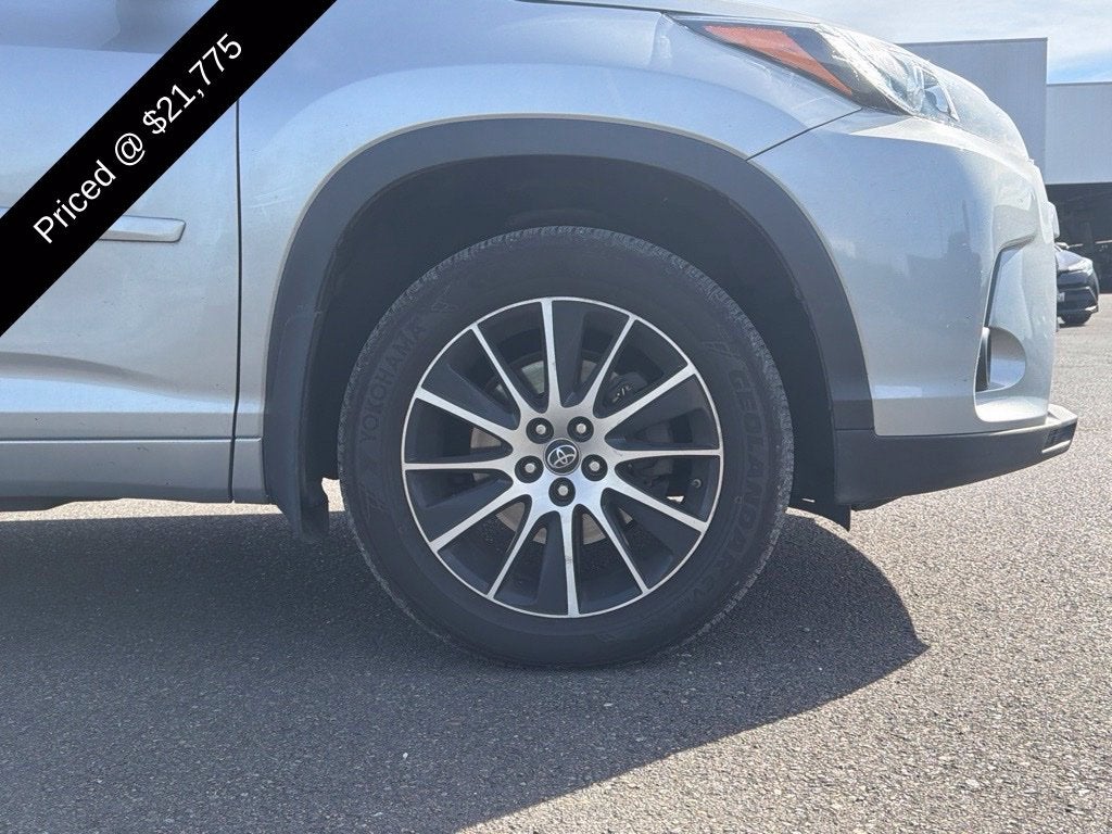 2017 Toyota Highlander SE