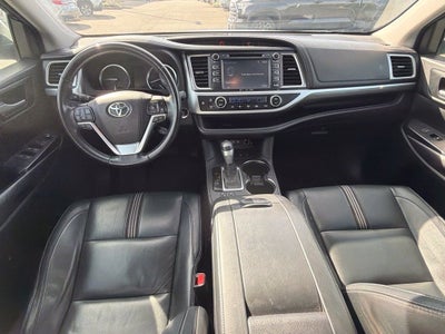 2017 Toyota Highlander SE