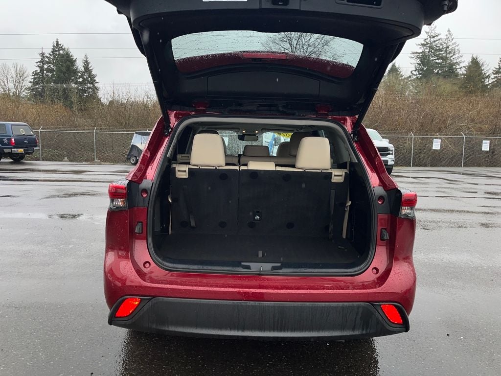 2022 Toyota Highlander Hybrid XLE