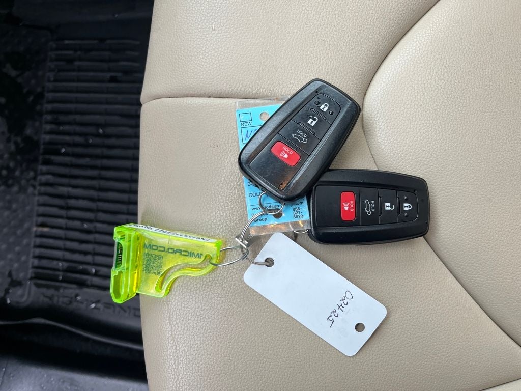 2022 Toyota Highlander Hybrid XLE